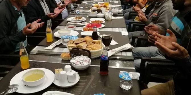 Özaltun, Gece Mesaisi Yapan Belediye Personeliyle Sahurda Bir Araya Geldi