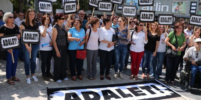 Chp Manisa’da ’Enis Berberoğlu’ Eylemi