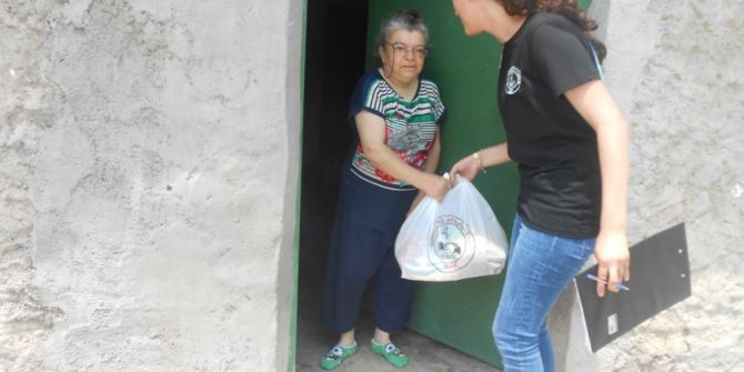 Burhaniye’de İhtiyaç Sahiplerine Belediye Yardımı