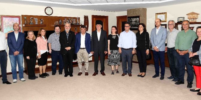 Başkan Karaosmanoğlu: “Dilini Kaybeden Kültürünü Kaybeder”