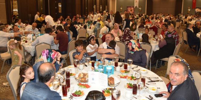 Başkan Altay, Koruyucu Aileler İle Bir Araya Geldi