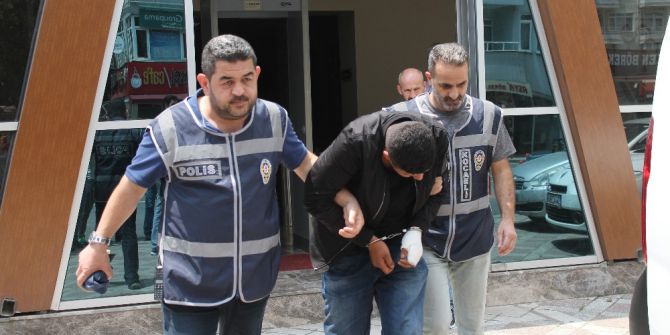 Kendilerine Polis Süsü Verince Yakayı Ele Verdiler