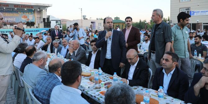 Büyükşehir Bozova’da İftar Yemeği Verdi