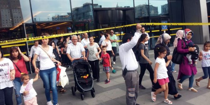 Esenyurt’ta Bir Avm’de Bomba Paniği