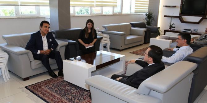 Sanatçı Alpay’dan Rektör Kızılay’a Ziyaret