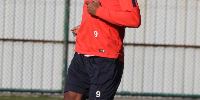 Evkur Yeni Malatyaspor, Kweuke İçin Girişimlerini Sürdürüyor