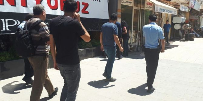 Binalarda Dilencilik Yapan Kadın Polis Tarafından Yakalandı