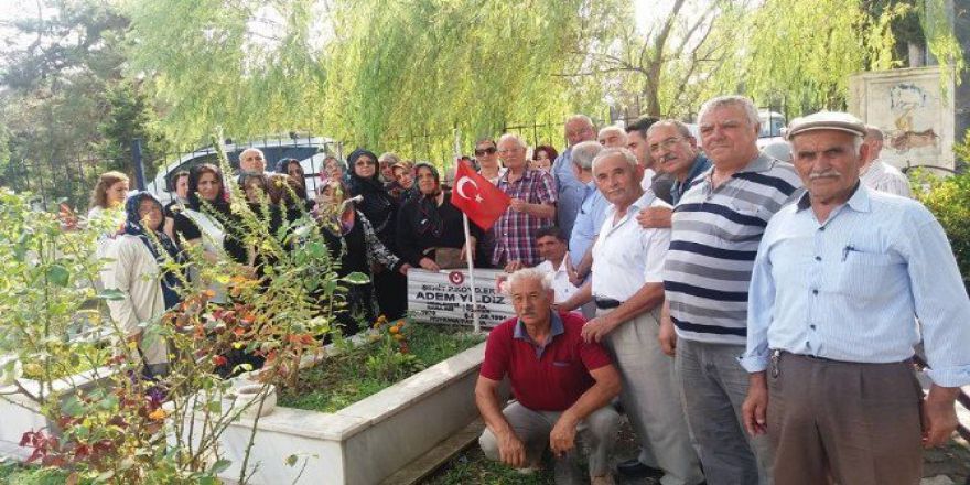 Şehit Adem Yıldız Kabri Başında Dualarla Anıldı