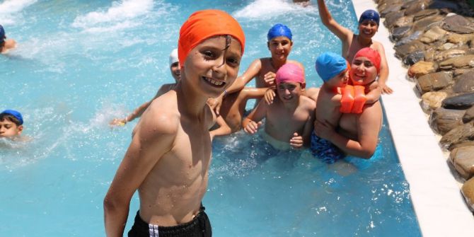 Başkan Şirin’in Karne Hediyesi Çocukları Sevindirdi