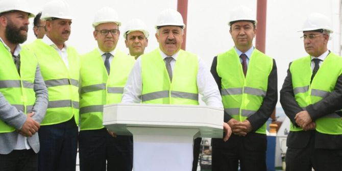 Bakan Arslan, Mogan Gölü Dip Çamuru Tarama Şantiyesinde İncelemelerde Bulundu