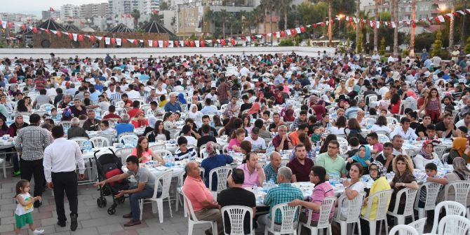 Büyükşehir, İftar Sofrasını Erdemli’de Kurdu