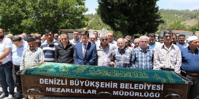 Gümüşhane’de Üzerine Kaya Parçası Düşmesi Sonucu Ölen Genç Toprağa Verildi