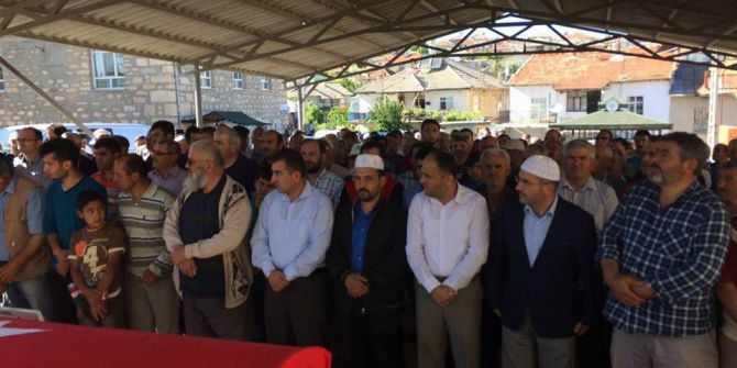 Beyşehir’de Vefat Eden Kıbrıs Gazisi Toprağa Verildi