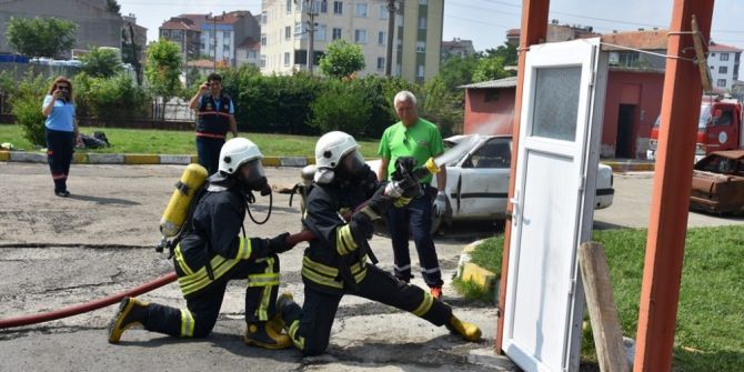 İtfaiye Personeline Uygulamalı Eğitim