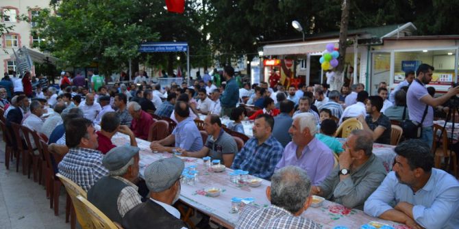 Besni’de İhh’dan Dünya Yetimler Günü İftarı