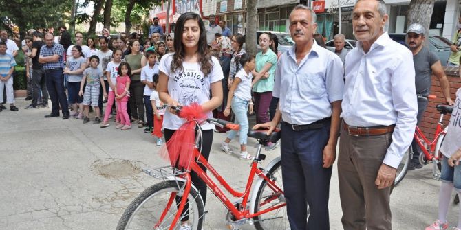 Gölbaşı Belediyesi Birincileri Bisikletle Ödüllendirdi
