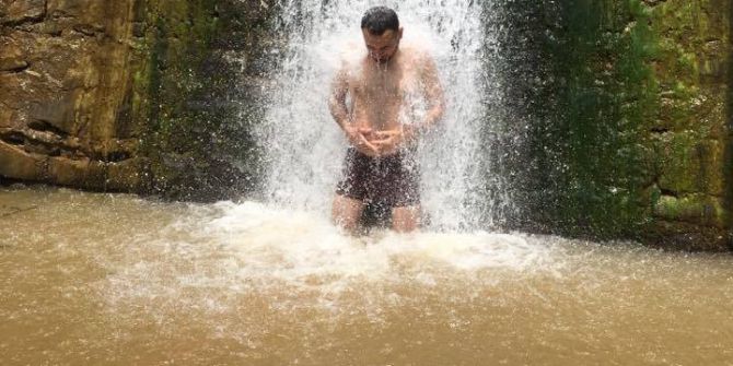 Şelale Gençlerin Serinlik Kaynağı Oldu
