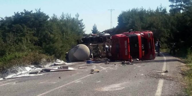 Manisa Valiliği, Sülfürik Asit Yüklü Tanker Kazasıyla İlgili Açıklama Yaptı