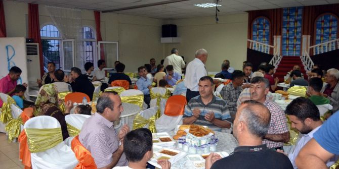 Anadolu Gençlik Derneği Kozan Şubesinden İftar Programı