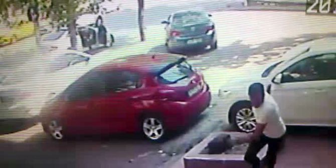 Kız Kardeşini Öldürmekten Aranan Erhan Timuroğlu Galeriyi Taradı