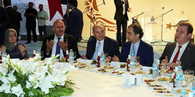 Başkan Kadir Topbaş, Muhtarlarla İftar Sofrasında Buluştu