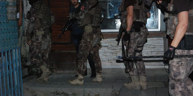 Fatih’te Helikopter Destekli Uyuşturucu Operasyonu