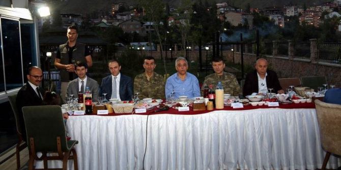 Vali Toprak, Muhtarlarla İftarda Buluştu