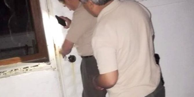 Orman Görevlisi Ayı İle Karşılaşınca...