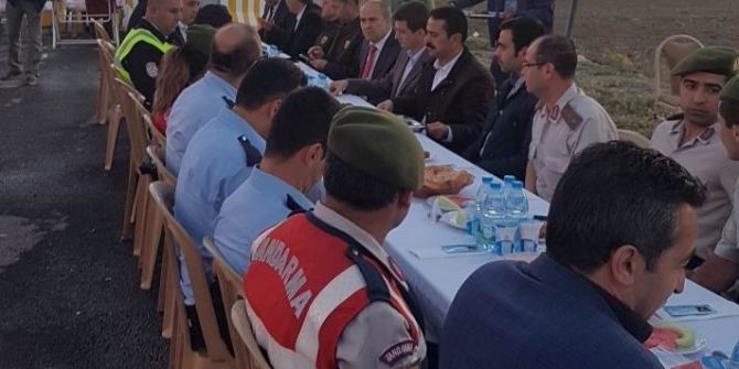 Vali Aktaş, Uygulama Noktasında İftar Yaptı