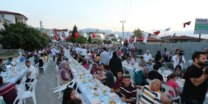 Başkan Zolan Aktepe’deki İftarda Vatandaşlarla Bir Araya Geldi