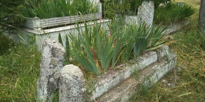 Osmanlı Türkçesi İle Yazılmış Mezar Taşları İlgi Çekiyor