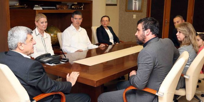 Başkan Karaosmanoğlu Atlı Spor Kulübüyle Buluştu