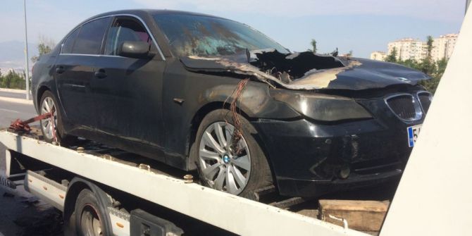 Lüks Otomobil Seyir Halindeyken Alev Aldı