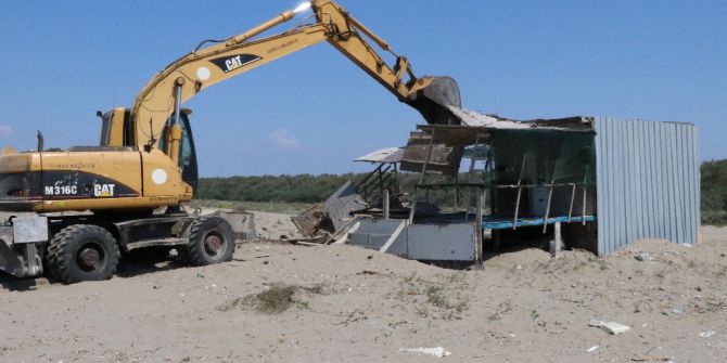 Akdeniz Sahilini ’Miami’ Sahillerine Çeviren Binalar Yıkılıyor