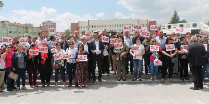 Chp’liler Ömer Halisdemir Meydanında Toplandı
