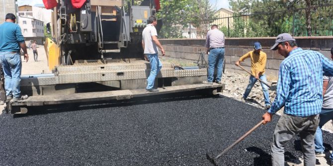 Ağrı Belediyesi Asfalt Çalışmalarına Başladı