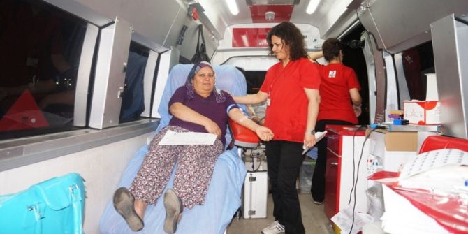 Kızılay, Sarıgöl’de Dört Saate 53 Ünite Kan Topladı