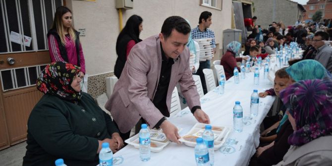 Ortak İftar Coşkusu Yenidoğan Mahallesi’nde Yaşandı
