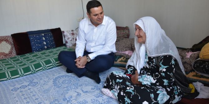 Başkan Vekili Öztürk’ten Yaşlı Kadına Ziyaret