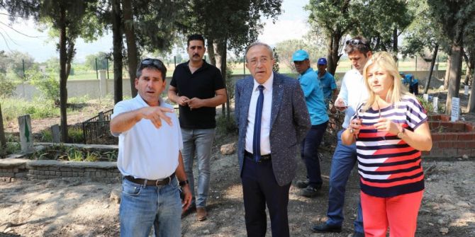 Karaali Mezarlığı Bayrama Hazır