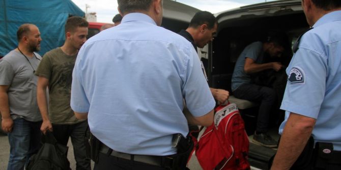 Durdurulan Tırın Kasasından Mülteci Çıktı