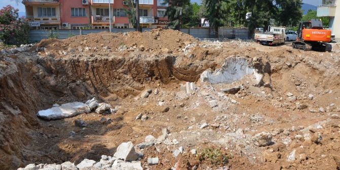 Milas’ta Temel Kazısında Tarihi Kalıntılar Çıktı