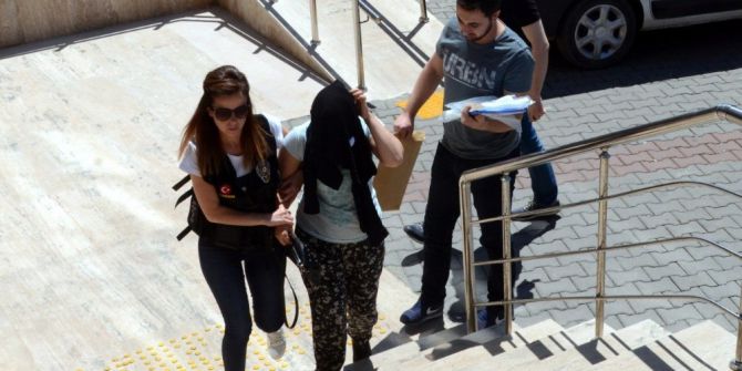 Şampuan Kutusundan Bonzai İle Yakalanan Kadın Serbest Bırakıldı