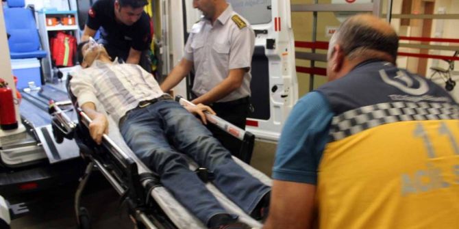 Tır İle Otomobil Çarpıştı: 3 Yaralı