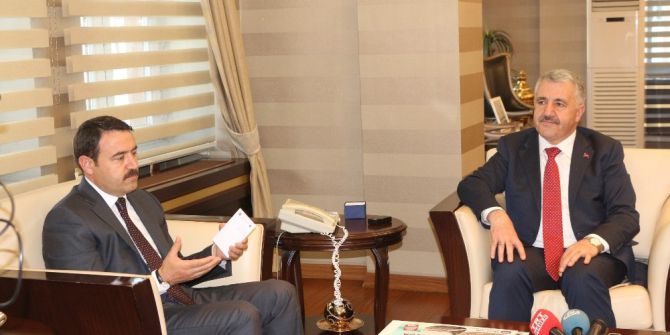 Ulaştırma Bakanı Arslan Vali Işın’la Görüştü