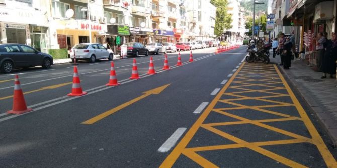 İzmit Şehir İçi Trafiği Uyarı İşaretleri İle Yönlendiriliyor