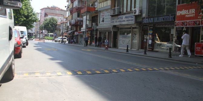 İnönü Caddesi’ne Hız Kesici Engel