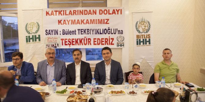 Ahlat’taki Yetim Aileler İftarda Buluştu