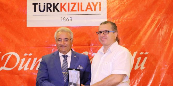 25 Kezden Fazla Kan Bağışı Yapanlar Madalya Ve Plaketlerini Aldı