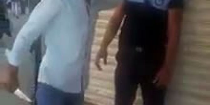 Seyyar Satıcı Zabıtaya Bıçak Çekti